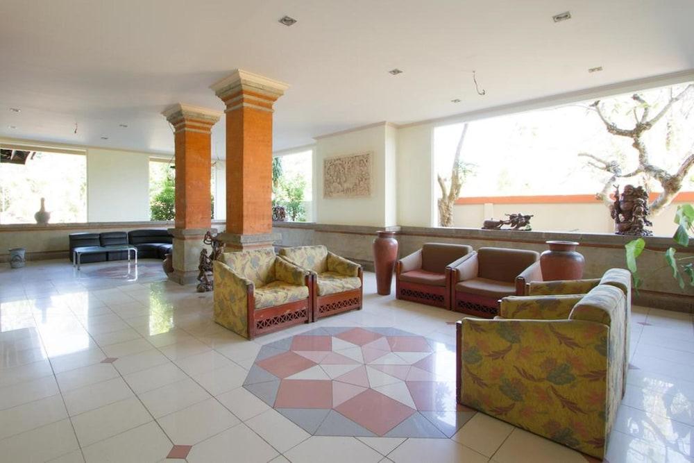 Hotel Oranjje Денпасар Екстериор снимка