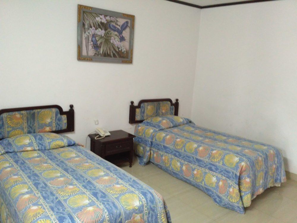 Hotel Oranjje Денпасар Екстериор снимка