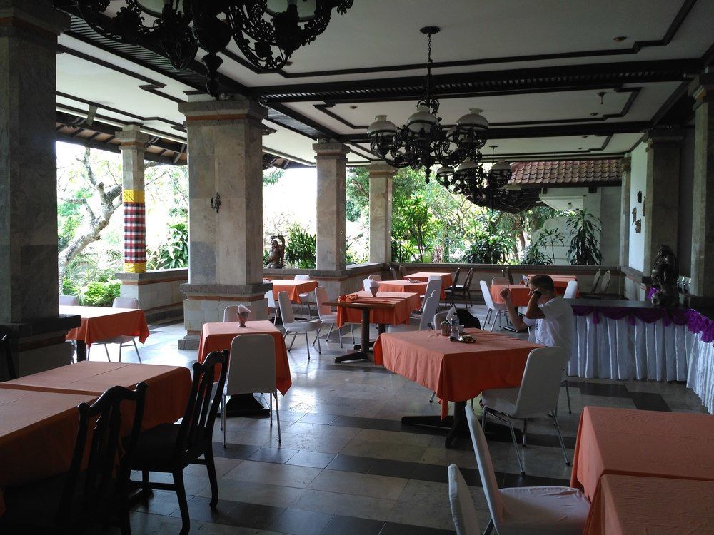 Hotel Oranjje Денпасар Екстериор снимка