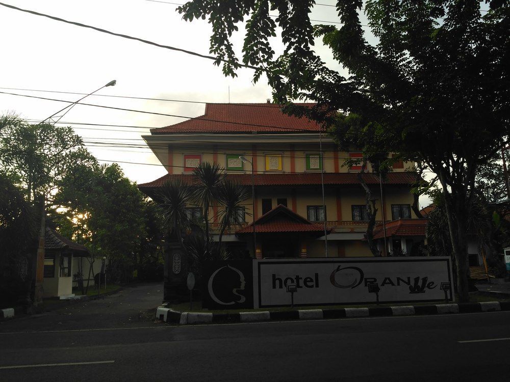 Hotel Oranjje Денпасар Екстериор снимка