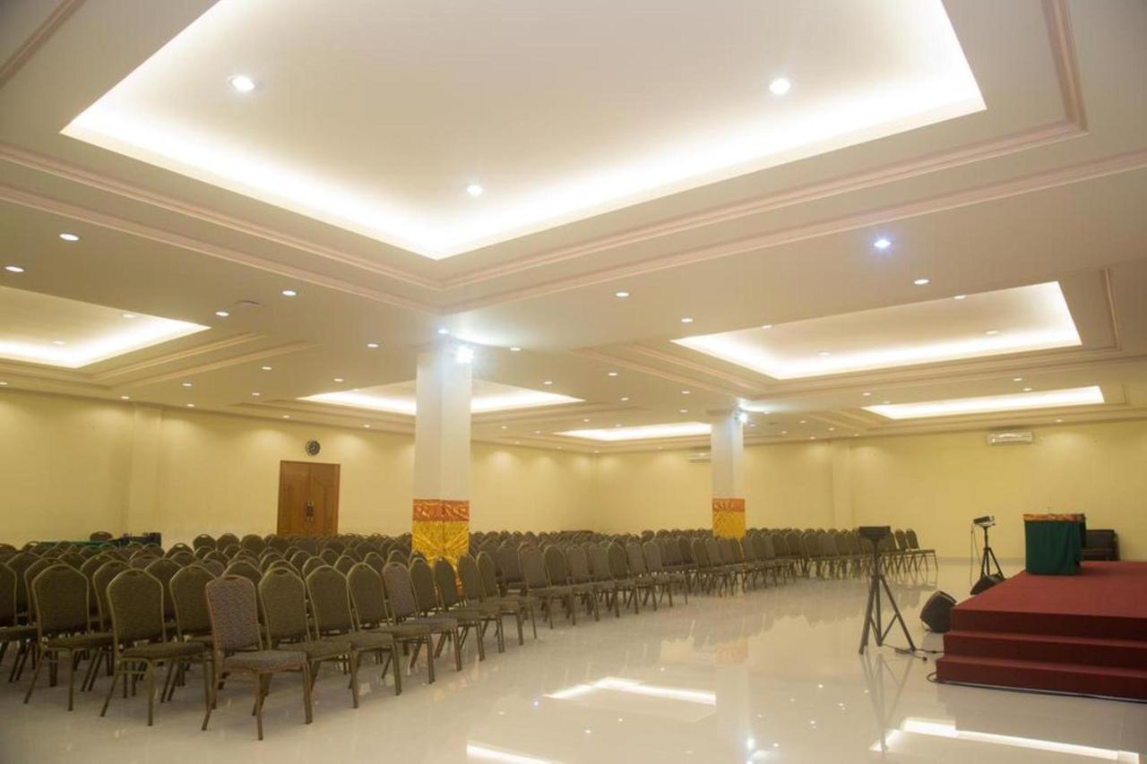 Hotel Oranjje Денпасар Екстериор снимка