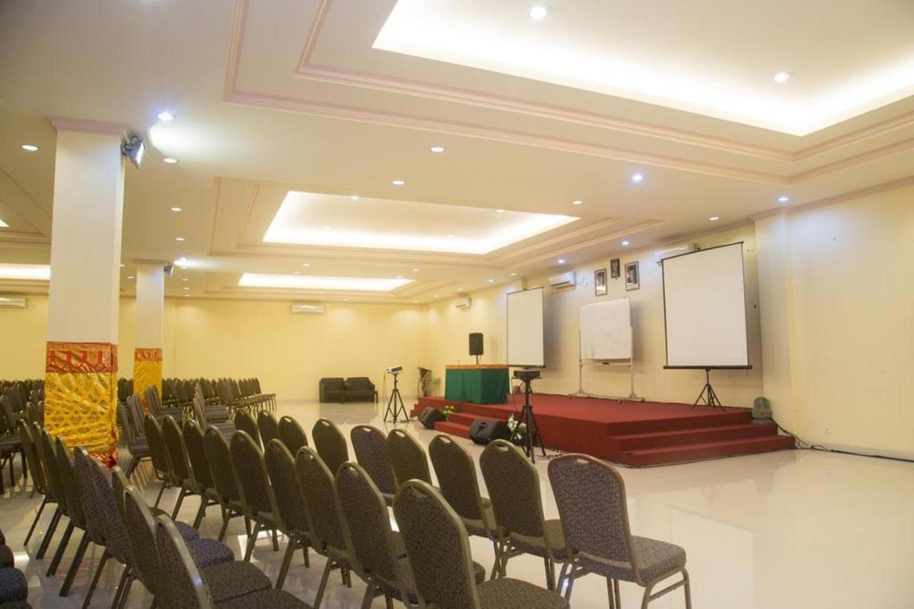 Hotel Oranjje Денпасар Екстериор снимка
